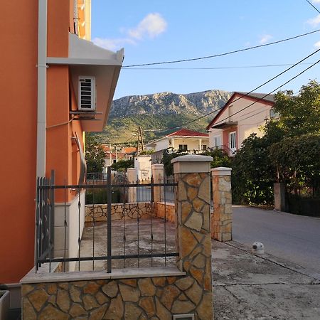 Orangerie Apartment Kastela Exterior photo