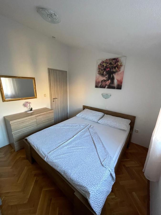 Orangerie Apartment Kastela Exterior photo