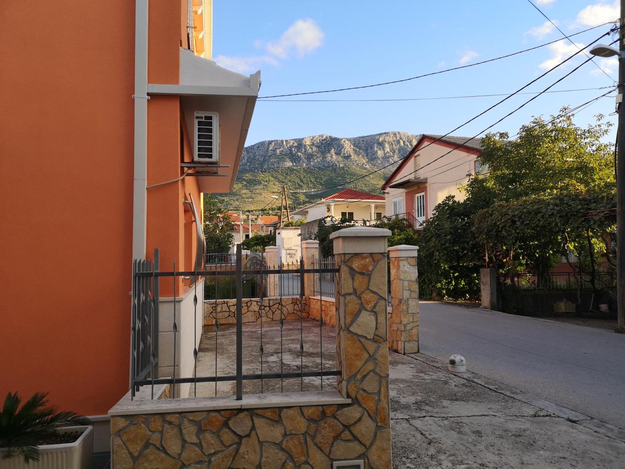 Orangerie Apartment Kastela Exterior photo