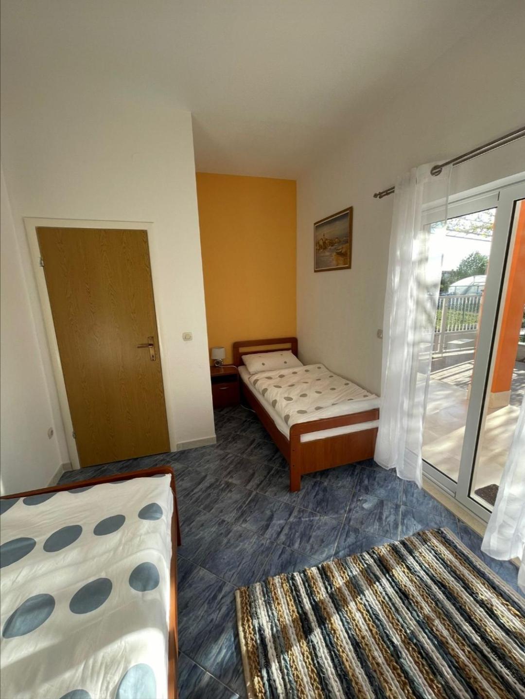 Orangerie Apartment Kastela Room photo